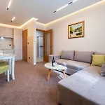 Apartman Lola