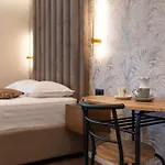 Lola Apartman