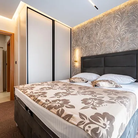Apartman Lola *