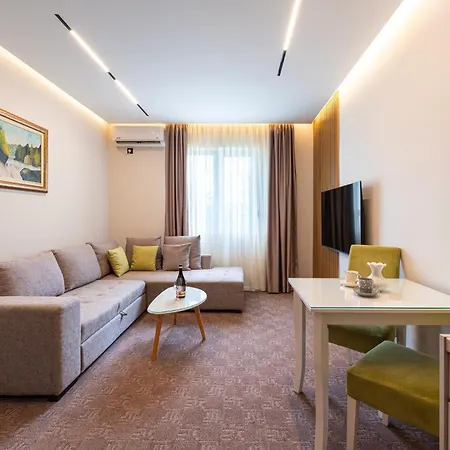Apartman Lola *